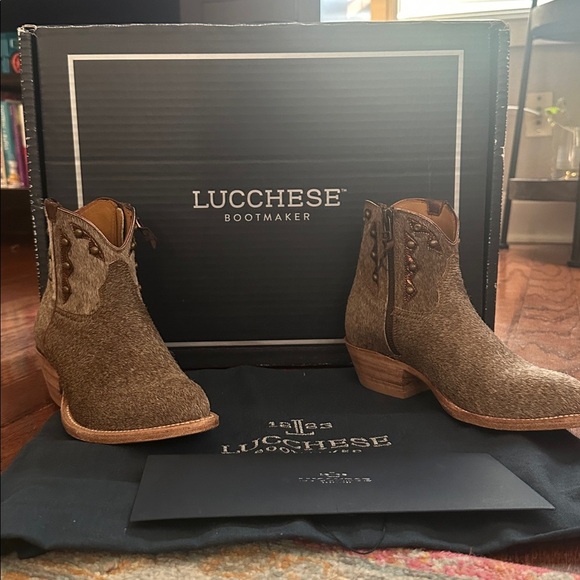 Lucchese Women’s Demi GY7522.V4 Hair-On Calf Short Western Boots – Size 6 B - Picture 2 of 7